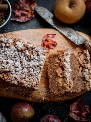 Fare Isle | Vegan Apple Crumb Cake