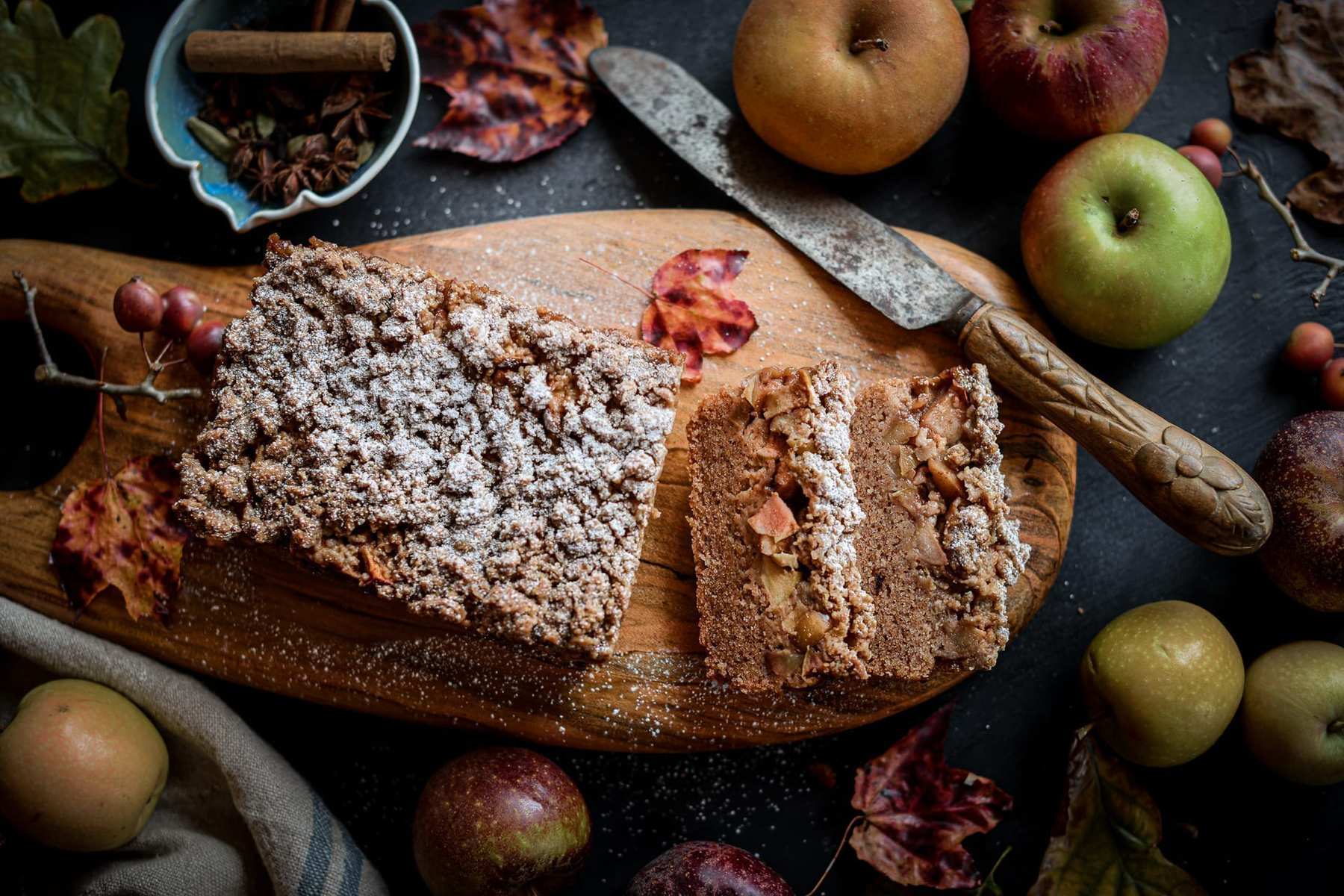 Fare Isle | Vegan Apple Crumb Cake